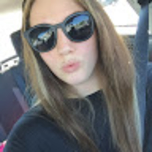 Meet your Posher, Kelly - Picture 1 of 1